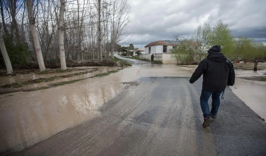 Las tormentas causan medio centenar de avisos al 112 en la provincia de Granada